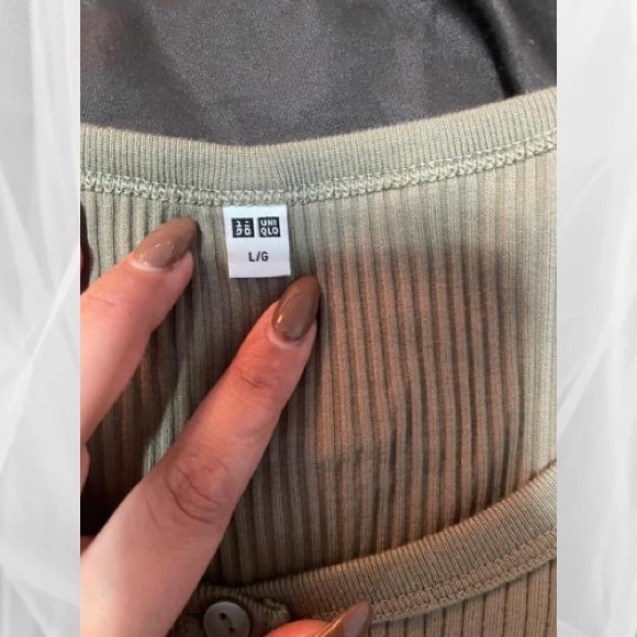 Olive green button-down long sleeved top - Picture 3 of 3